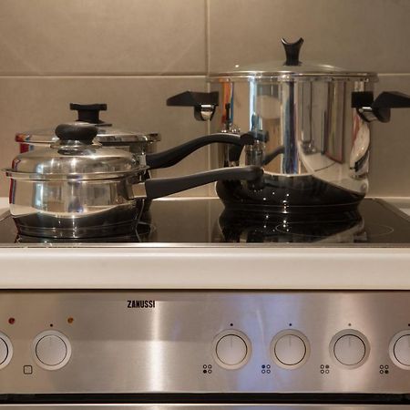 Lovely New Βuild Flat Near Metro - Free Parking Athene Buitenkant foto