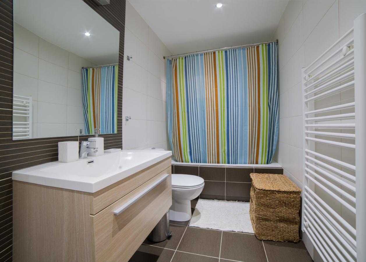 Lovely New Βuild Flat Near Metro - Free Parking Athene Buitenkant foto