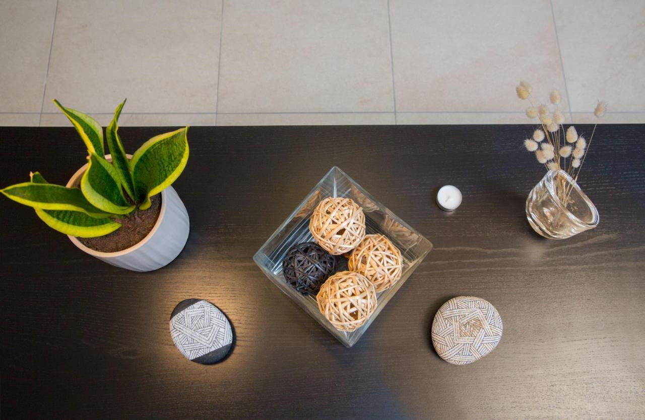 Lovely New Βuild Flat Near Metro - Free Parking Athene Buitenkant foto