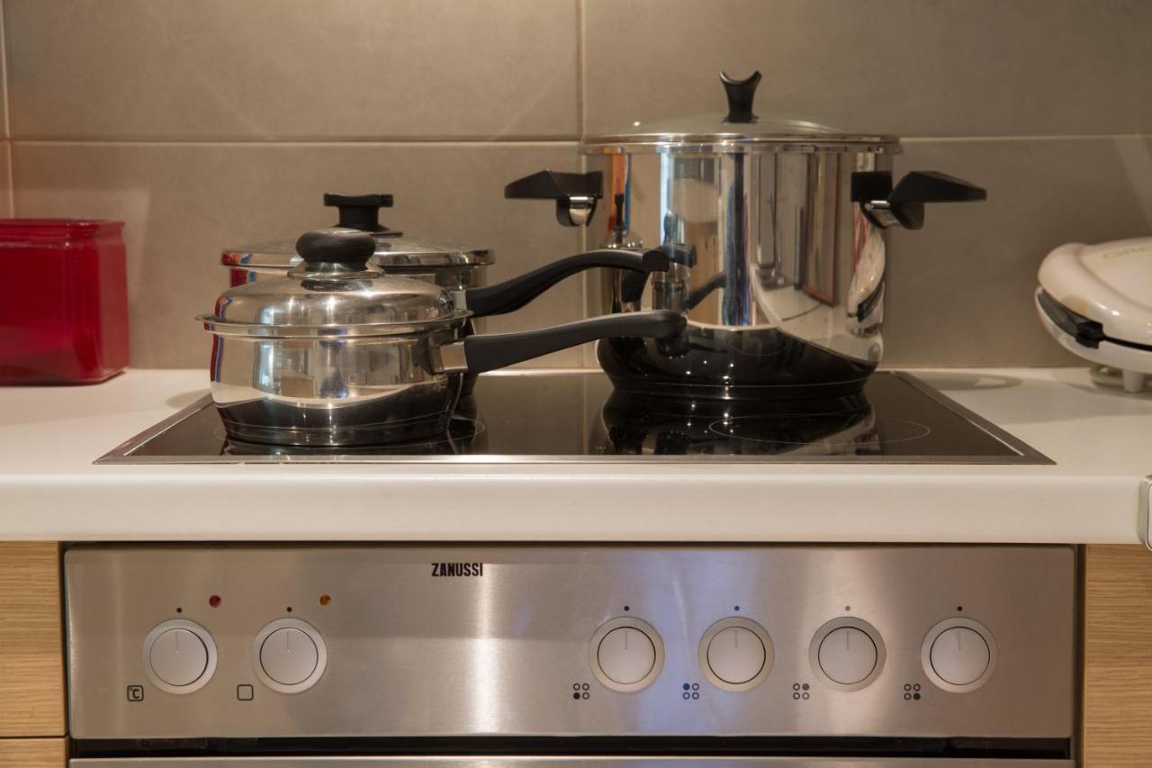 Lovely New Βuild Flat Near Metro - Free Parking Athene Buitenkant foto